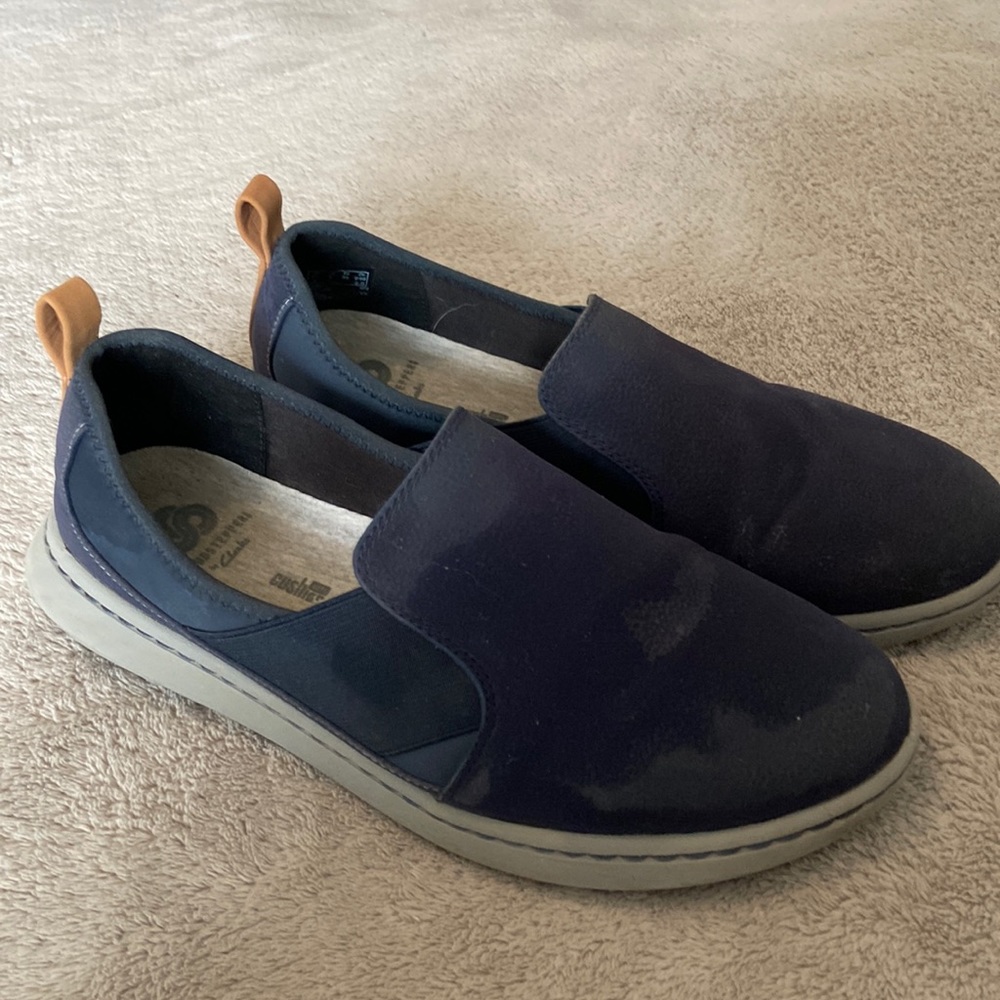 Women’s 8.5 Cloudstepper shoes